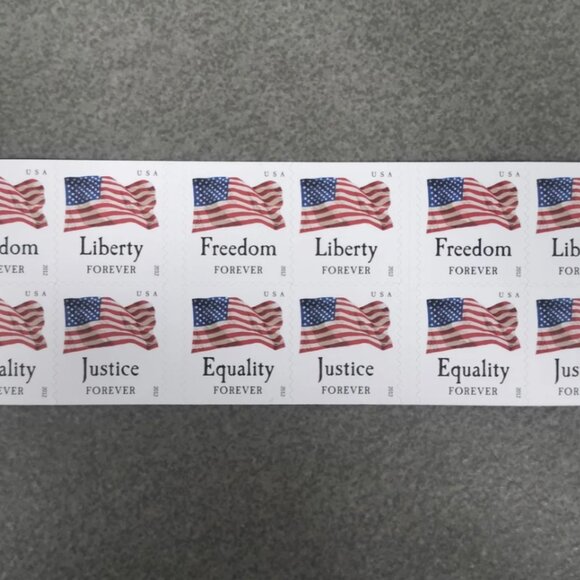 1000 forever stamps of 2012 Mail U.S.A. Flag Postage - Picture 3 of 5